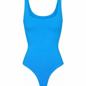 🌷SKIMS Essential Scoop Neck Bodysuit - Discontinued Color Mykonos - Sz L